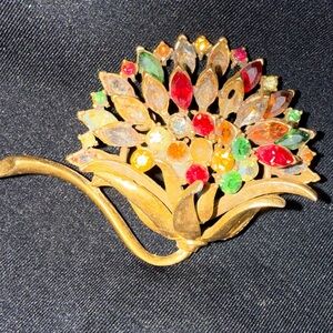 CORO SIGNED Elegant Gold Floral Brooch with Multicolor Gems MISSING STONES VTG